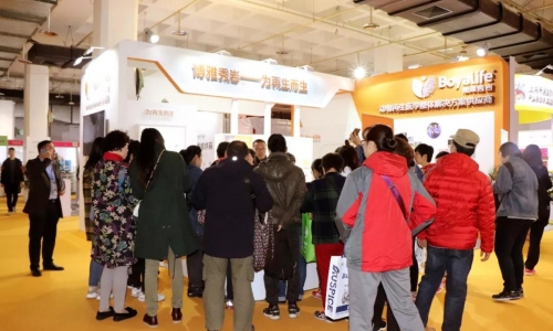 博雅秀岩亮相京宠展，硬核克隆实力吸睛