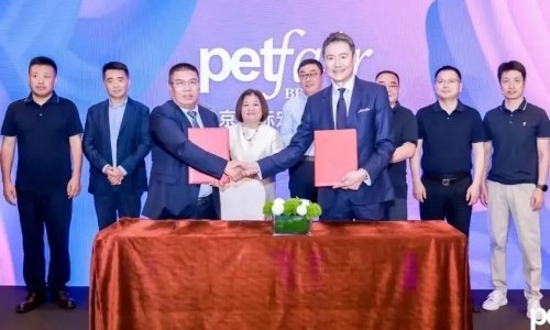 万耀亚宠与雄鹰京宠展签订战略合作协议丨双强协同打造行业更高效综合商贸平台